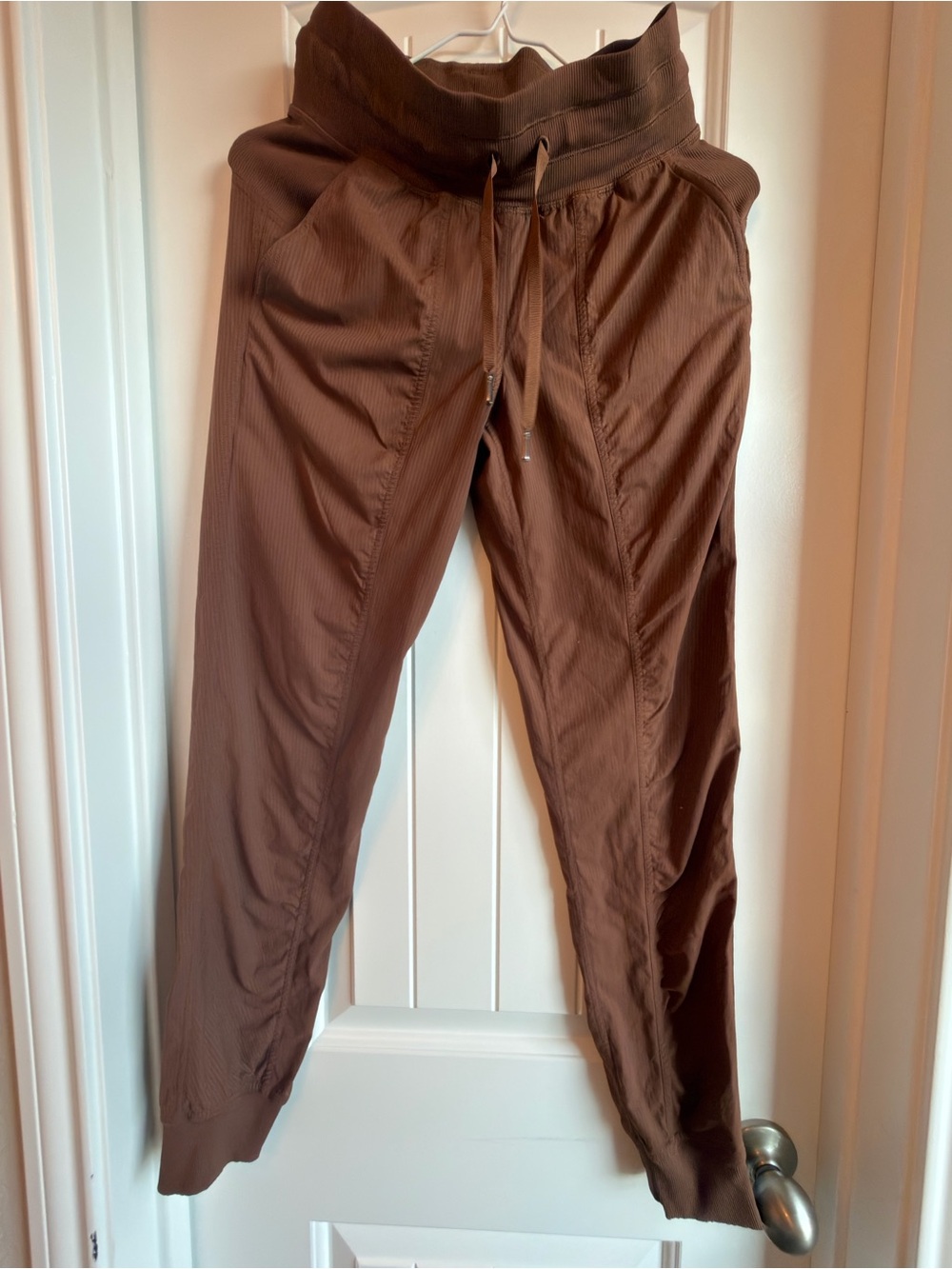 Lululemon Women’s Dance Studio Mid-Rise
Jogger RTDB 2
